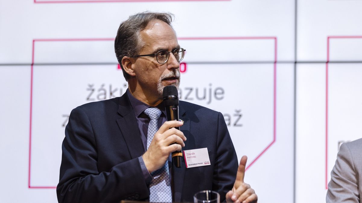 Do vedení školství míří exposlanec SPD Kettner